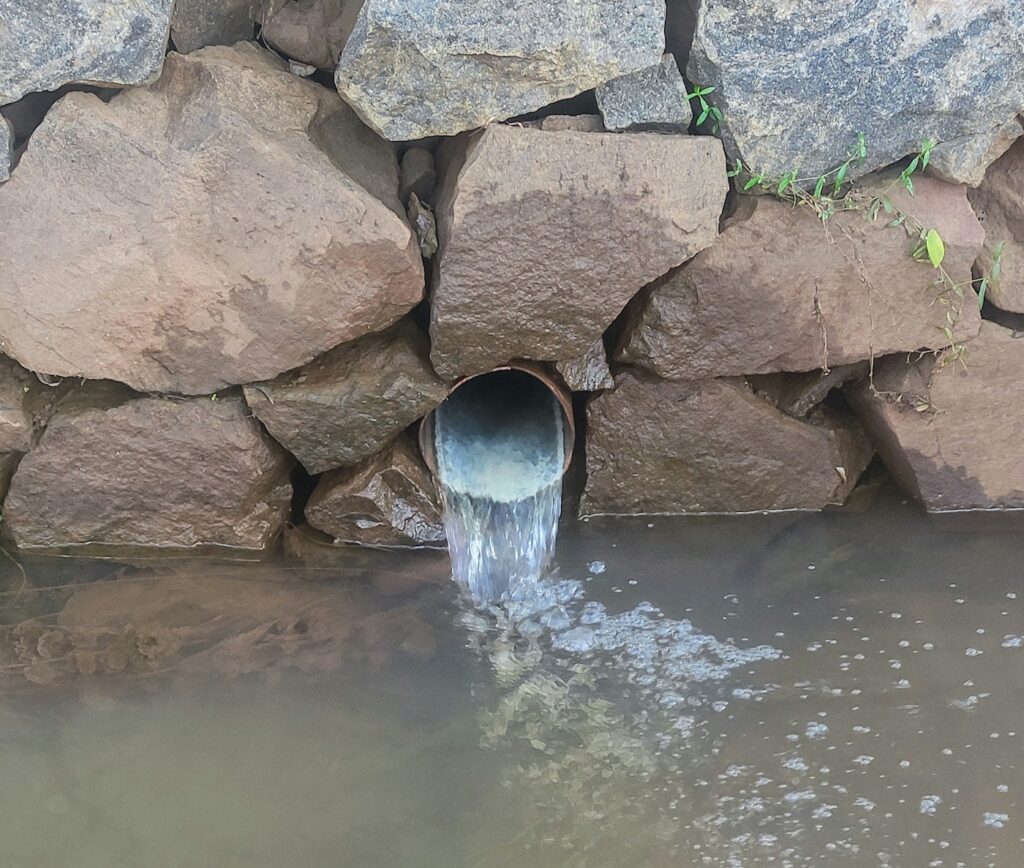 Water pipe - Photo by Jacob Antony on Unsplash