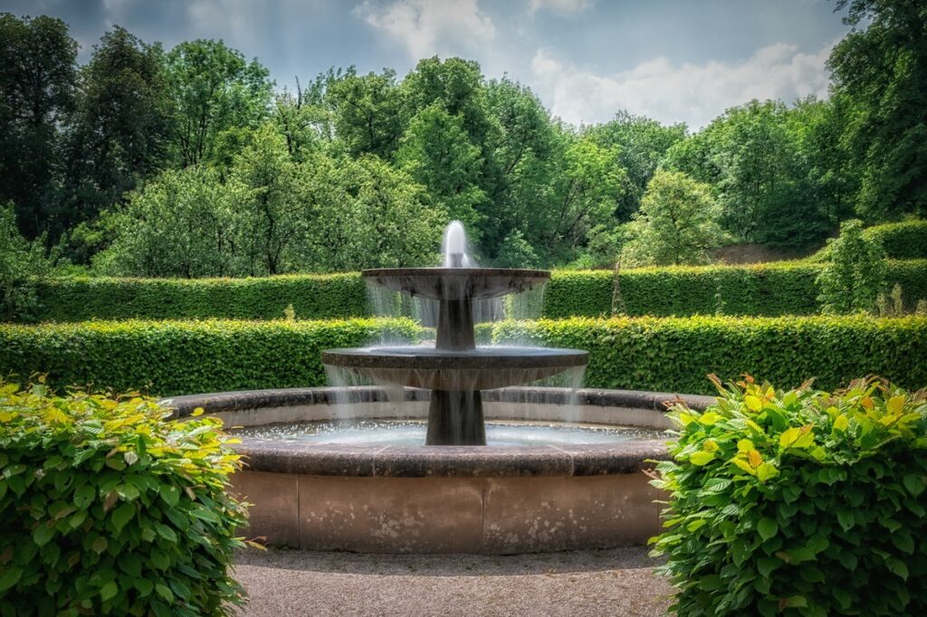 Fountain - Photo by Peter Herrmann on Unsplash