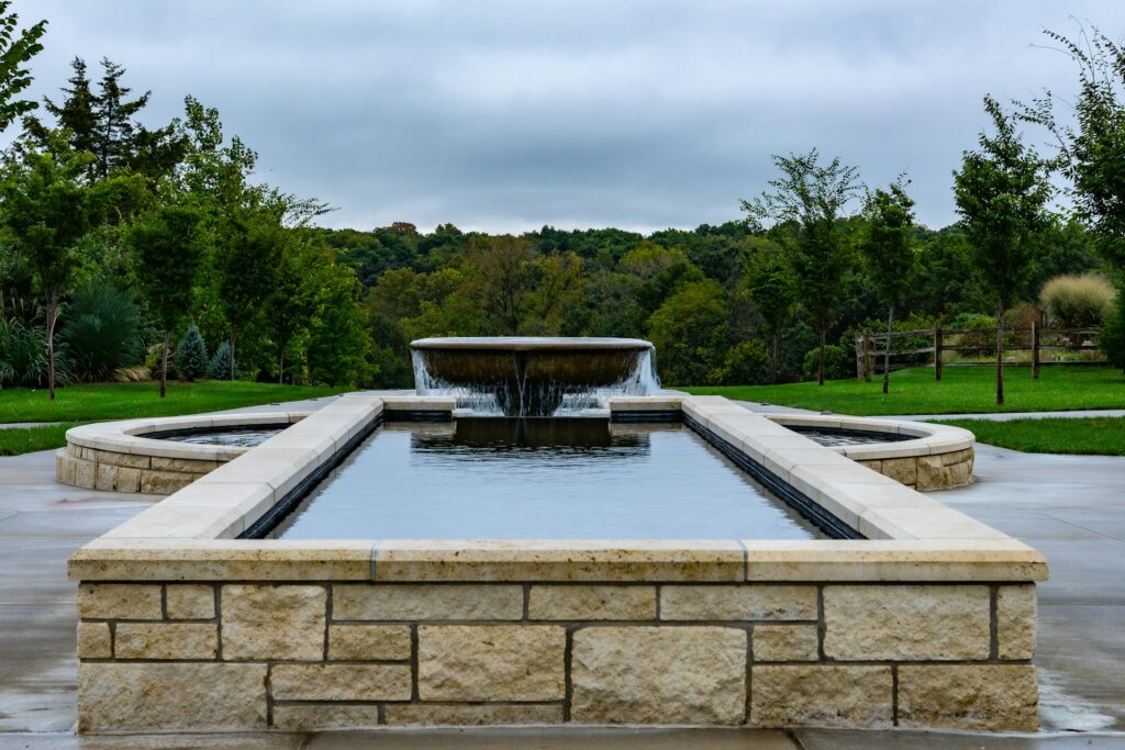 Reflective pool - Photo by Taylor Finklea on Unsplash